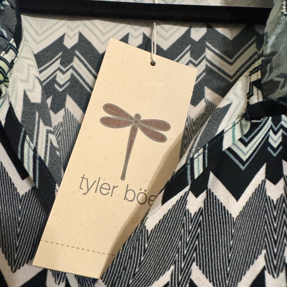 TYLER BOE Alicia Crepe Chevron Blouse In Multi - Picture 3 of 10